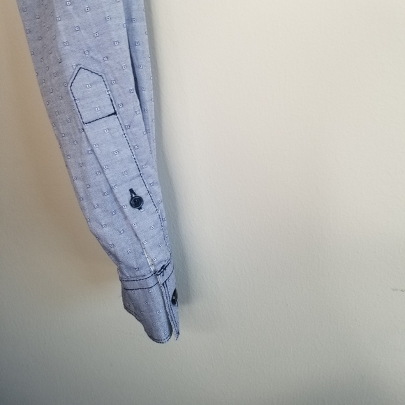 7 DIAMONDS Long Sleeve Button Down Shirt with Contrasting Cuffs - Picture 9 of 10